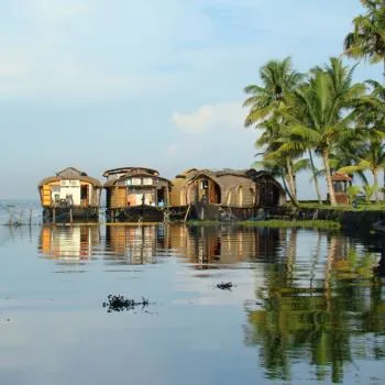 kumarakom-luxury-tours-in-india